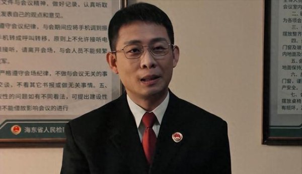 垒富配资 同一张脸，演完《藏海传》又演《以法之名》，换造型差点认不出